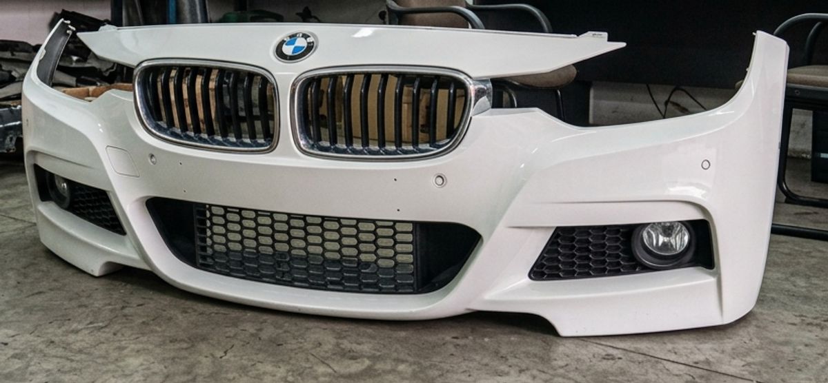 Used BMW 3 Series front bumper, white, clean — sample option B